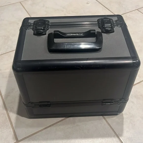 Vintage MAC Cosmetic Pro artist make up case. Limited Edition. Discontin…